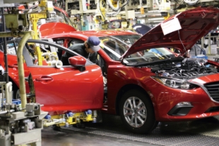 車両組立装置（ドア取付補助装置）