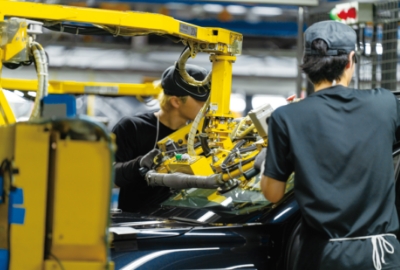 フロントガラス搭載補助装置