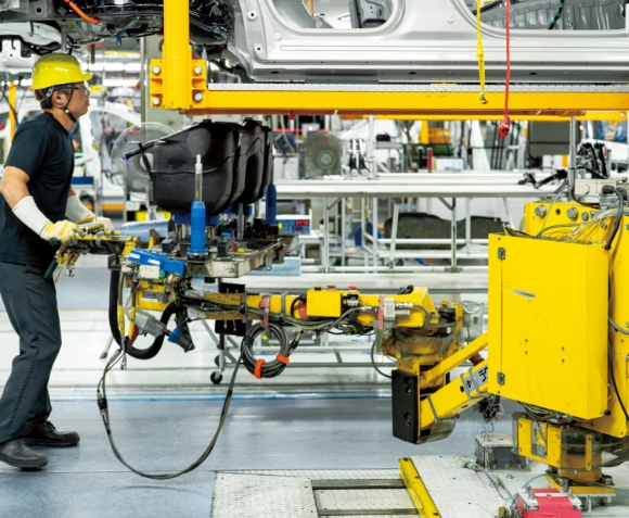 ガソリンタンク搭載補助装置